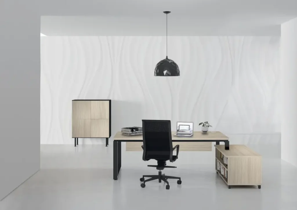 Poste de travail équipé de mobilier de bureau de fabrication française